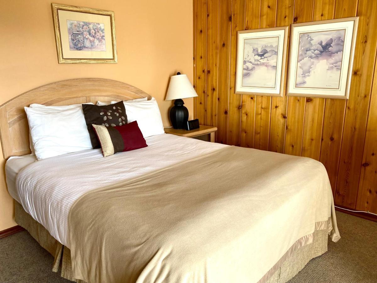 Motel Bo Radium Radium Hot Springs Bagian luar foto