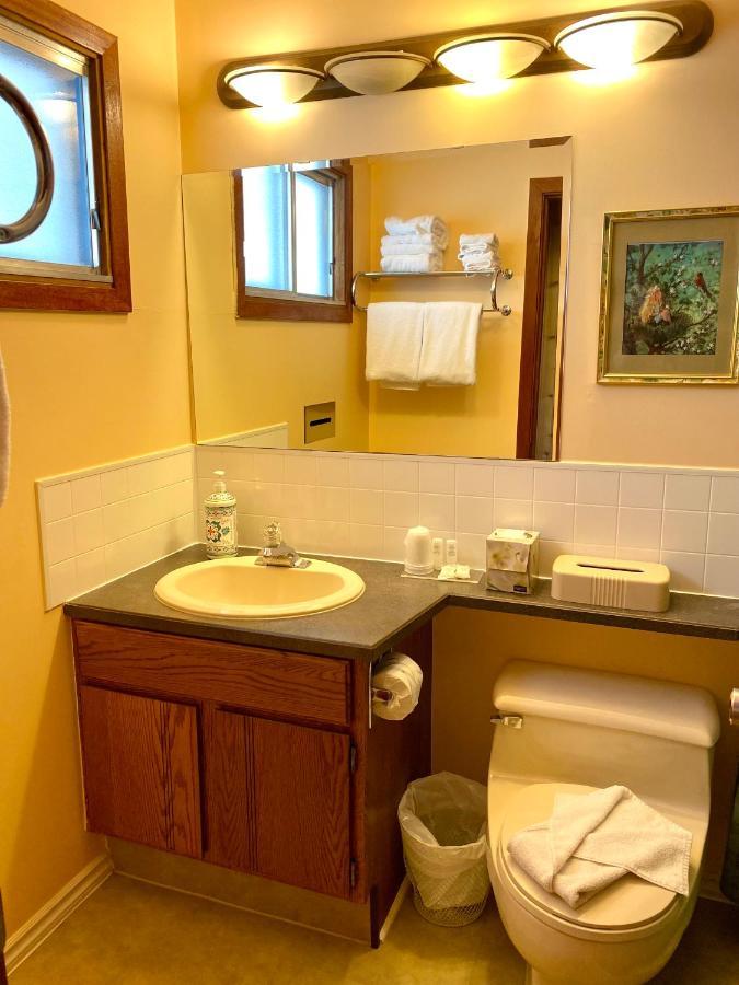 Motel Bo Radium Radium Hot Springs Bagian luar foto