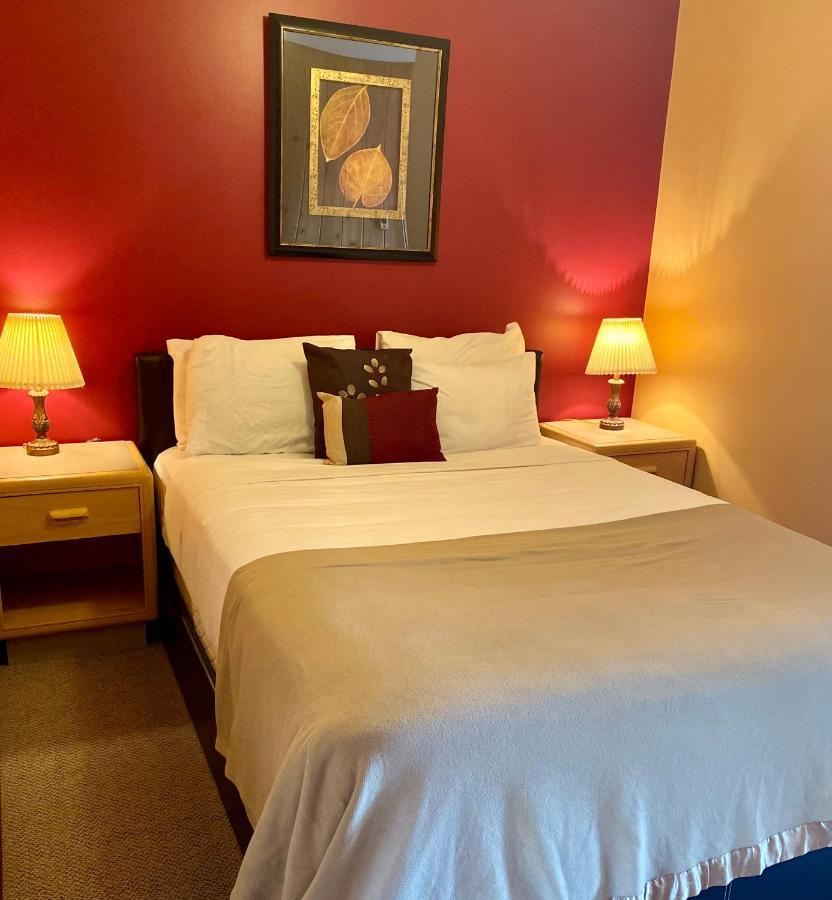 Motel Bo Radium Radium Hot Springs Bagian luar foto