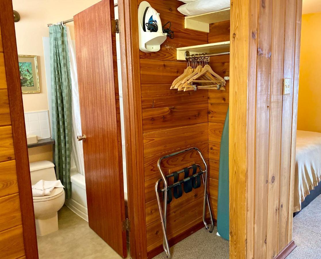 Motel Bo Radium Radium Hot Springs Bagian luar foto