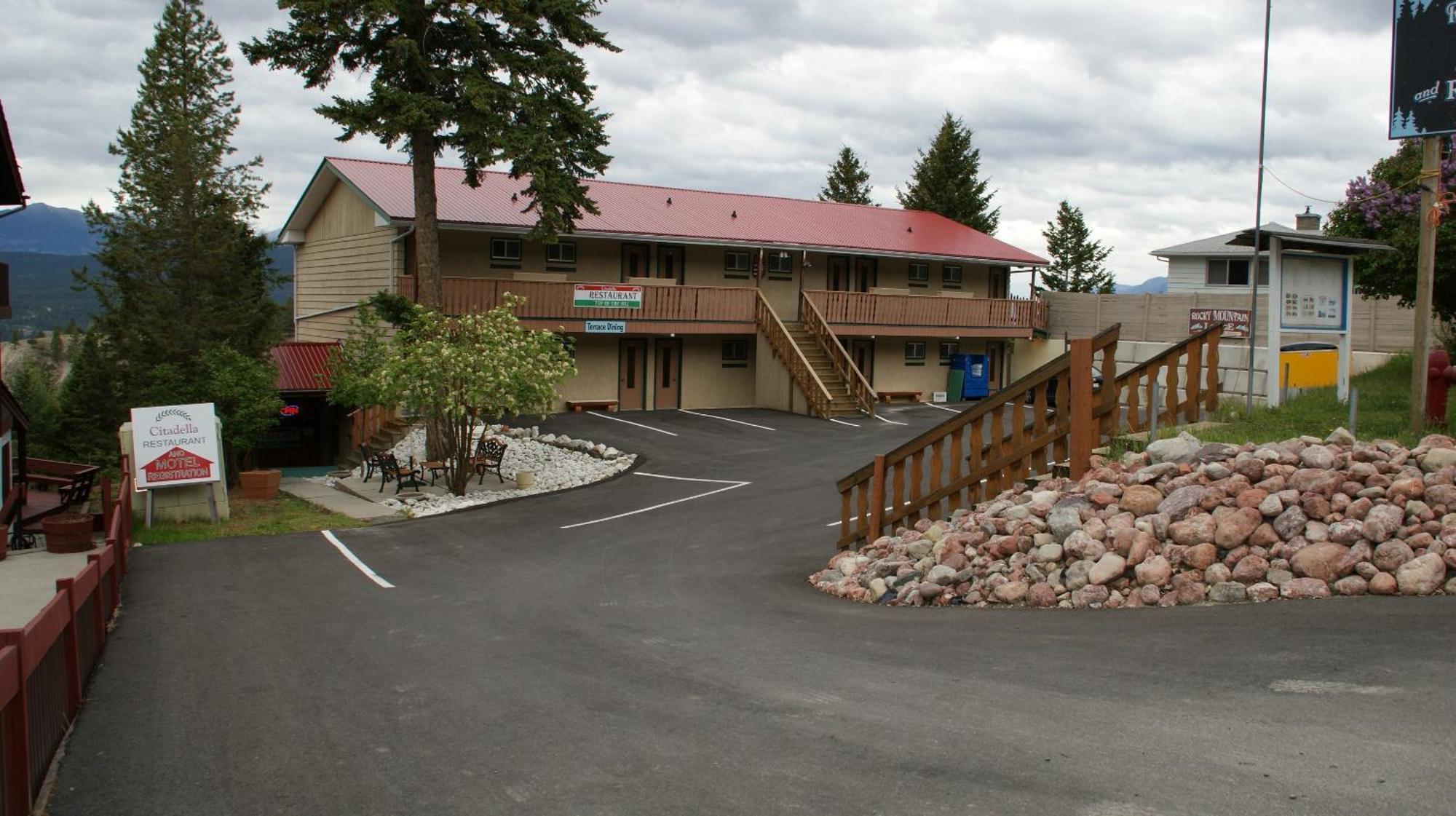 Motel Bo Radium Radium Hot Springs Bagian luar foto