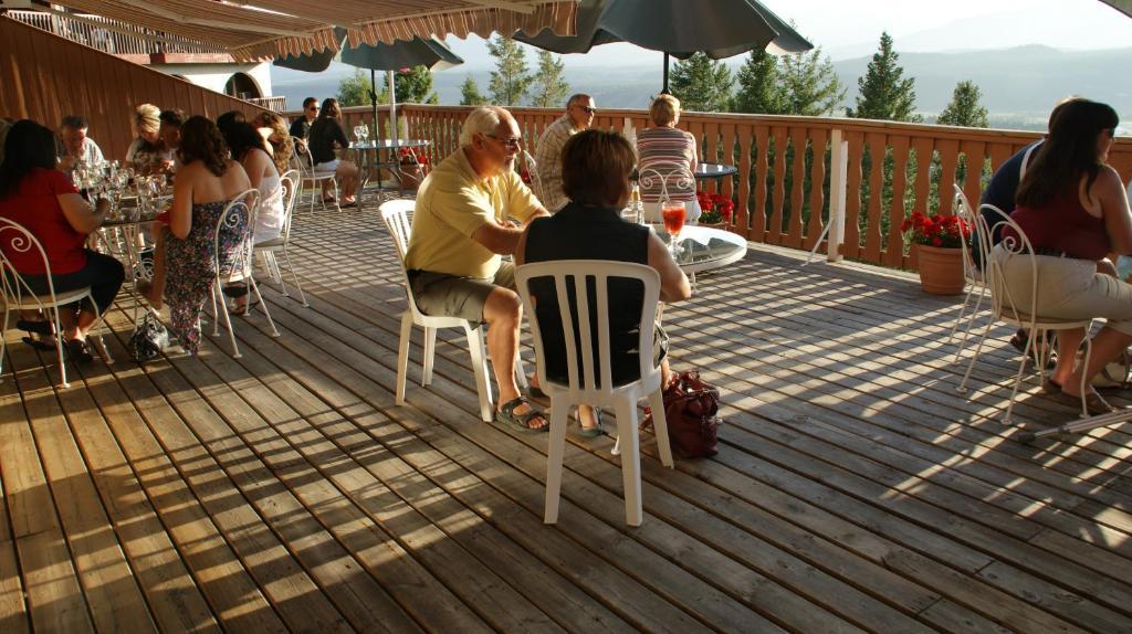Motel Bo Radium Radium Hot Springs Bagian luar foto
