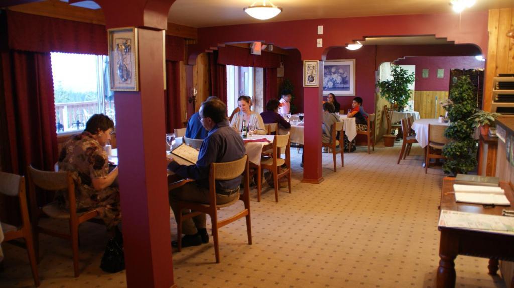 Motel Bo Radium Radium Hot Springs Bagian luar foto