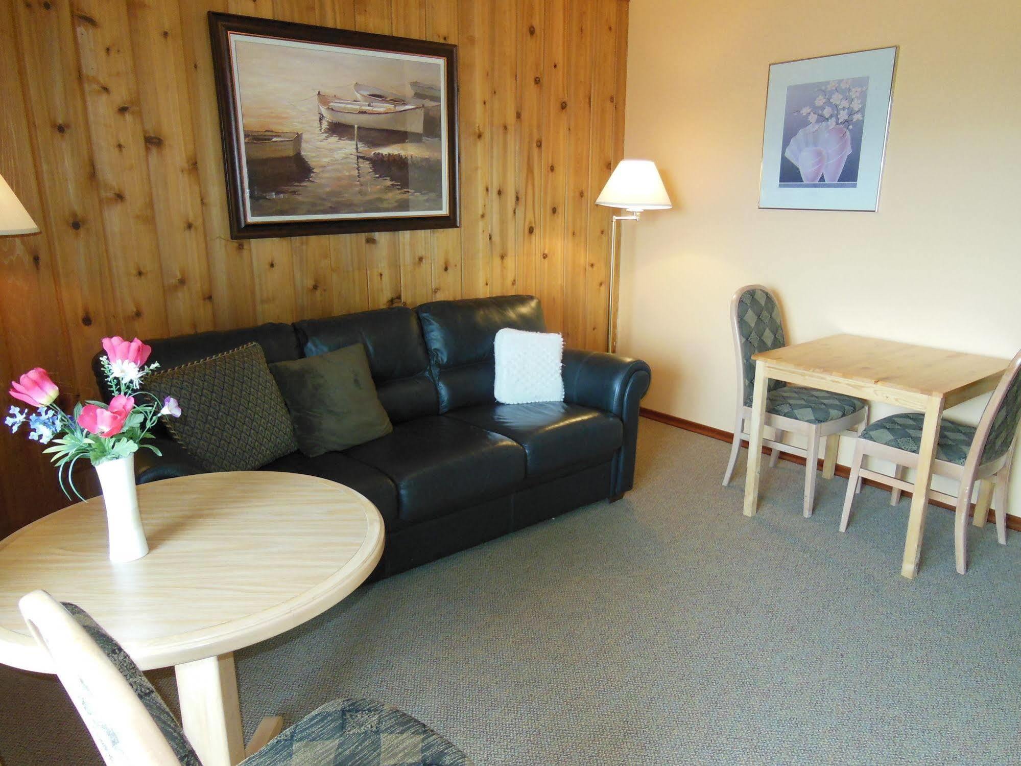 Motel Bo Radium Radium Hot Springs Bagian luar foto