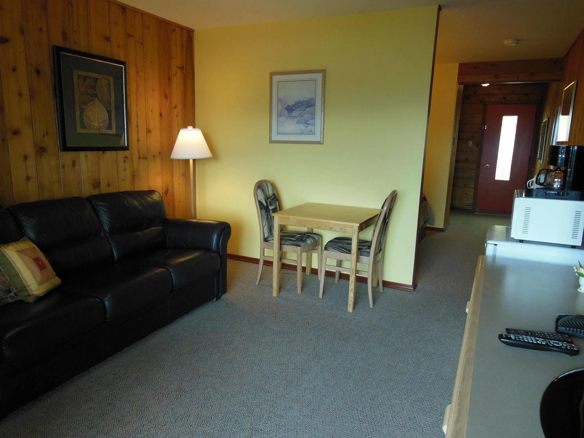 Motel Bo Radium Radium Hot Springs Bagian luar foto