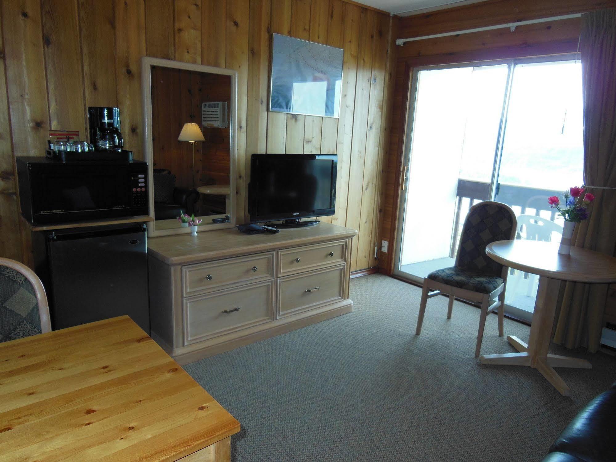 Motel Bo Radium Radium Hot Springs Bagian luar foto