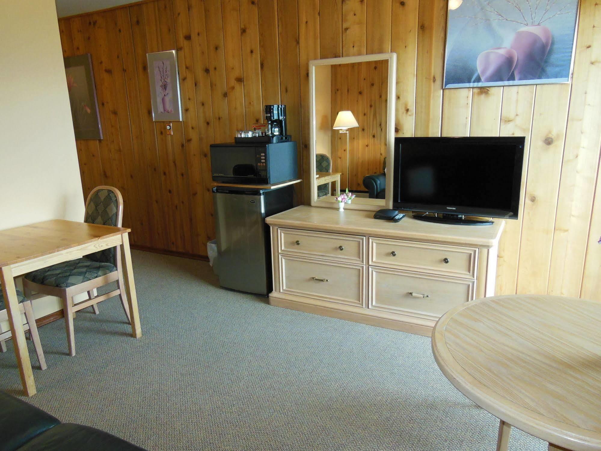 Motel Bo Radium Radium Hot Springs Bagian luar foto